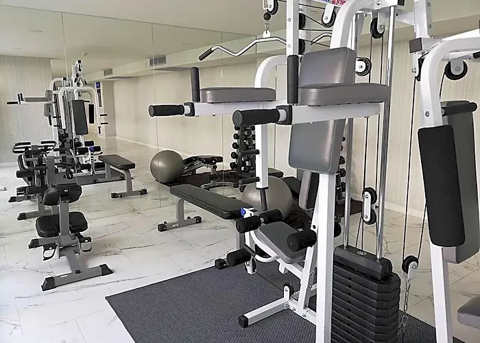 New W Pool And Gym Near Fashion Island Mall Holiday home
