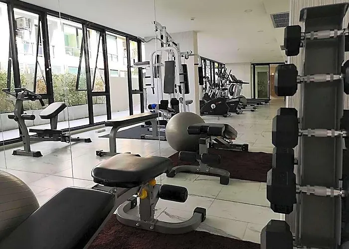 Holiday home New W Pool And Gym Near Fashion Island Mall