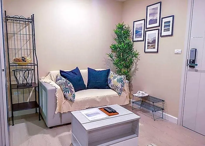 New W Pool And Gym Near Fashion Island Mall *