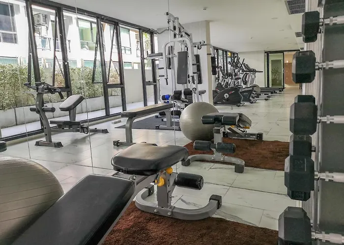 New W Pool And Gym Near Fashion Island Mall Holiday home *